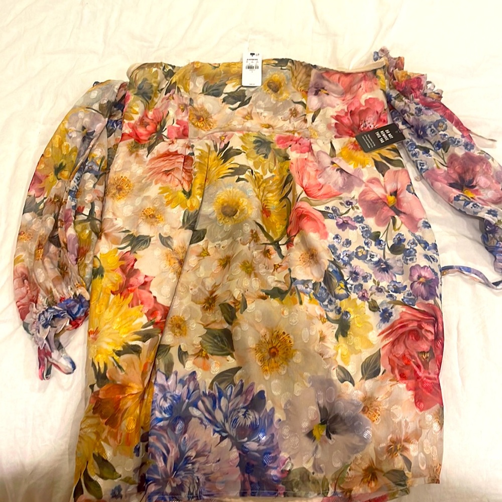 Express strapless dress size large new with tags! Unfortunately it didn’t fit me